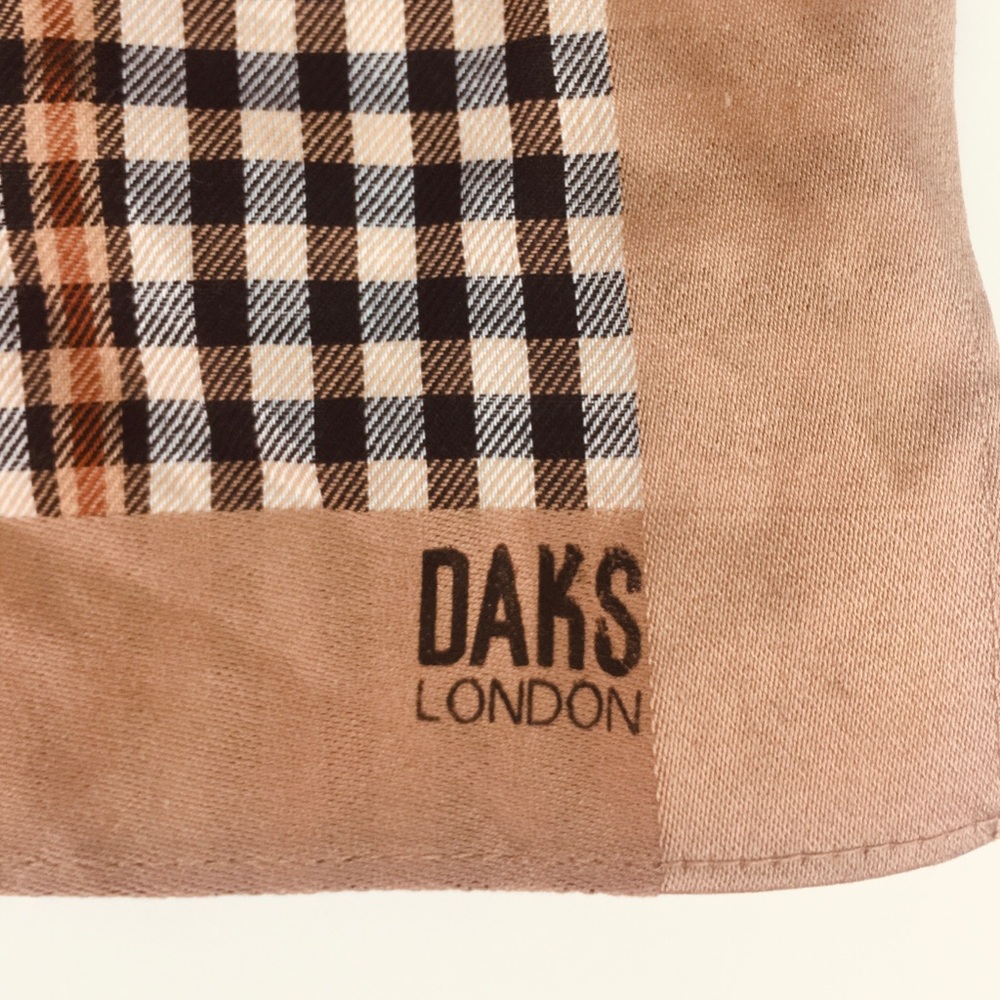 DAKS London Scarf Cream